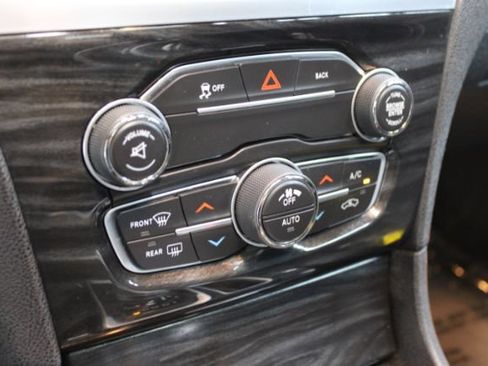 Used 2016 Chrysler 300 Limited RWD image 15