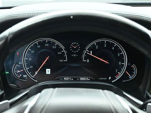Used 2019 BMW 750i image 26