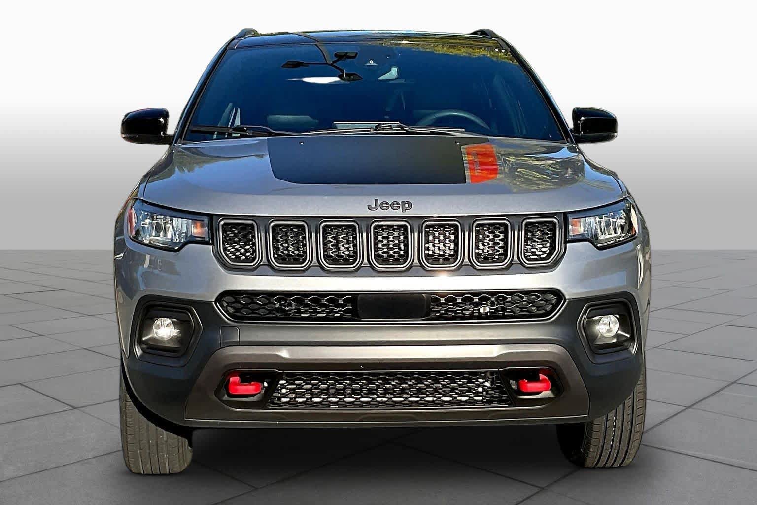 Used 2023 Jeep Compass Trailhawk AWD/4WD image 4