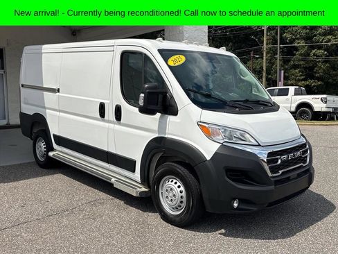 Used 2025 RAM ProMaster 2500 w/ U-Haul Equipment Group FWD image 21