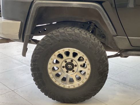 Used 2008 Toyota FJ Cruiser Base image 12