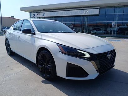 Used 2023 Nissan Altima 2.5 SR