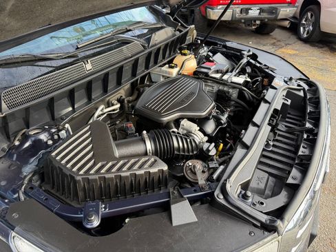 Used 2019 GMC Acadia SLT w/ LPO, Cargo Package image 13