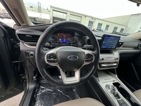 Used 2023 Ford Explorer XLT w/ Equipment Group 202A image 16