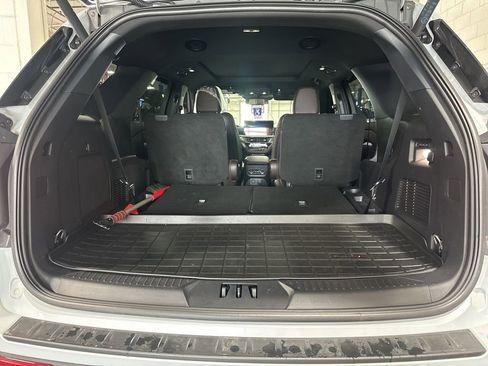 Used 2025 Ford Explorer Platinum w/ Ultimate Package image 11