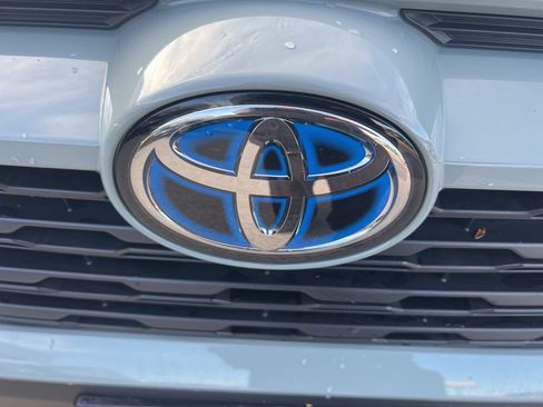 Used 2022 Toyota RAV4 XLE image 31