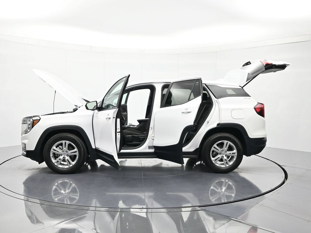 Used 2024 GMC Terrain SLE FWD image 46