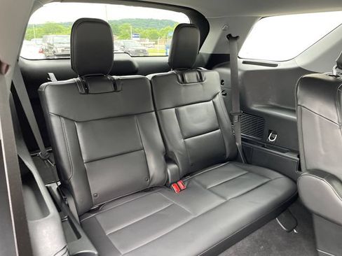 Used 2023 Ford Explorer XLT w/ Equipment Group 202A AWD/4WD image 32