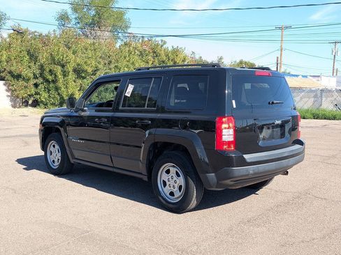 Used 2017 Jeep Patriot Sport w/ Power Value Group FWD image 5
