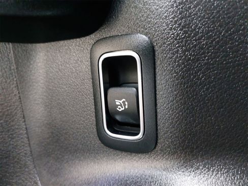 Used 2020 Mercedes-Benz GLB 250 4MATIC image 36