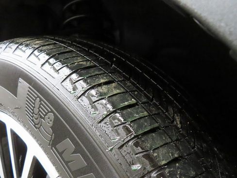 Used 2023 Ford Escape SE image 7