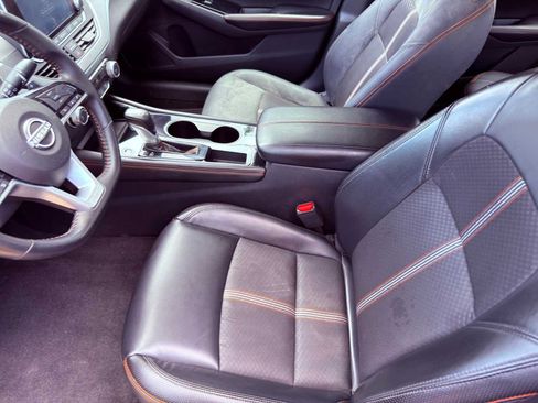 Used 2025 Nissan Altima 2.5 SR FWD image 9