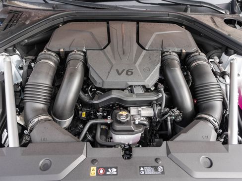 Used 2025 Genesis GV70 3.5T Sport w/ Sport Advanced Package image 6