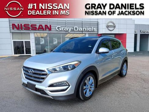 Used 2016 Hyundai Tucson Limited w/ Option Group 03 FWD image 3