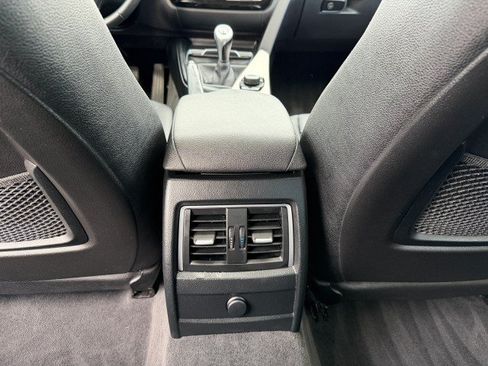 Used 2016 BMW 320i Sedan RWD image 15