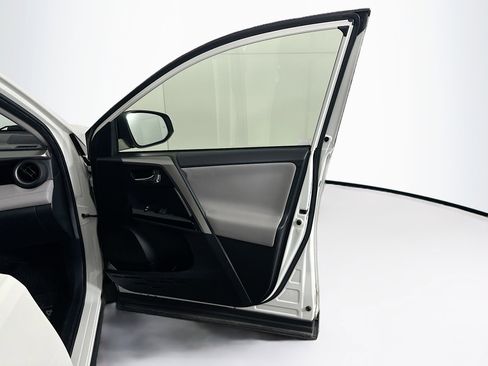 Used 2017 Toyota RAV4 Limited image 32