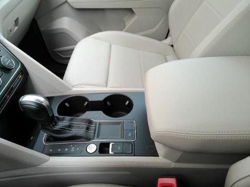 Used 2021 Volkswagen Atlas SE w/ Panoramic Sunroof Package FWD image 41