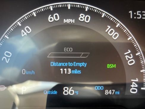 Used 2025 Toyota RAV4 XLE FWD image 11