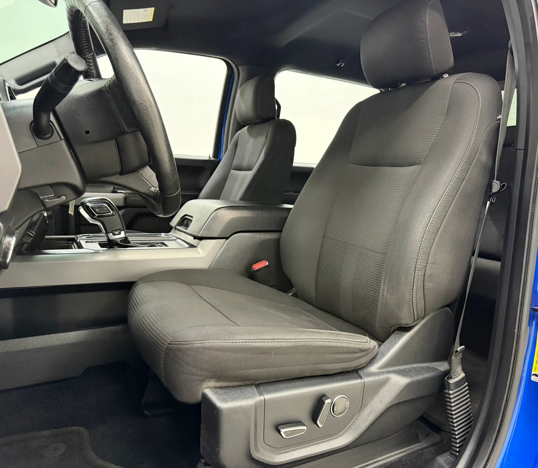 Used 2015 Ford F150 XLT w/ Equipment Group 302A Luxury AWD/4WD image 15