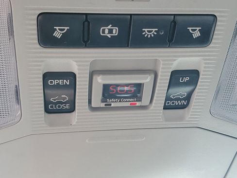 Used 2019 Toyota RAV4 XLE w/ Convenience Package image 33