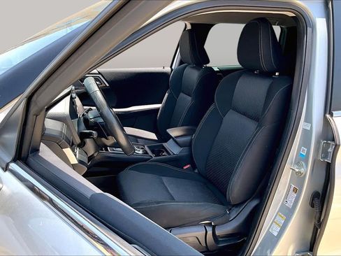 Used 2023 Mitsubishi Outlander ES FWD image 14