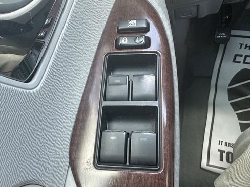 Used 2012 Toyota Sienna XLE FWD image 13