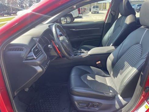 Used 2023 Toyota Camry SE image 12