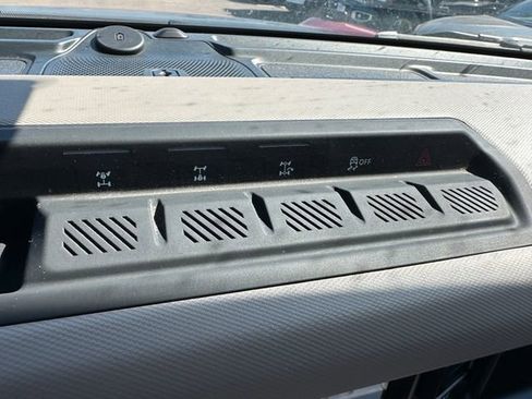 Used 2023 Ford Bronco Wildtrak AWD/4WD image 19