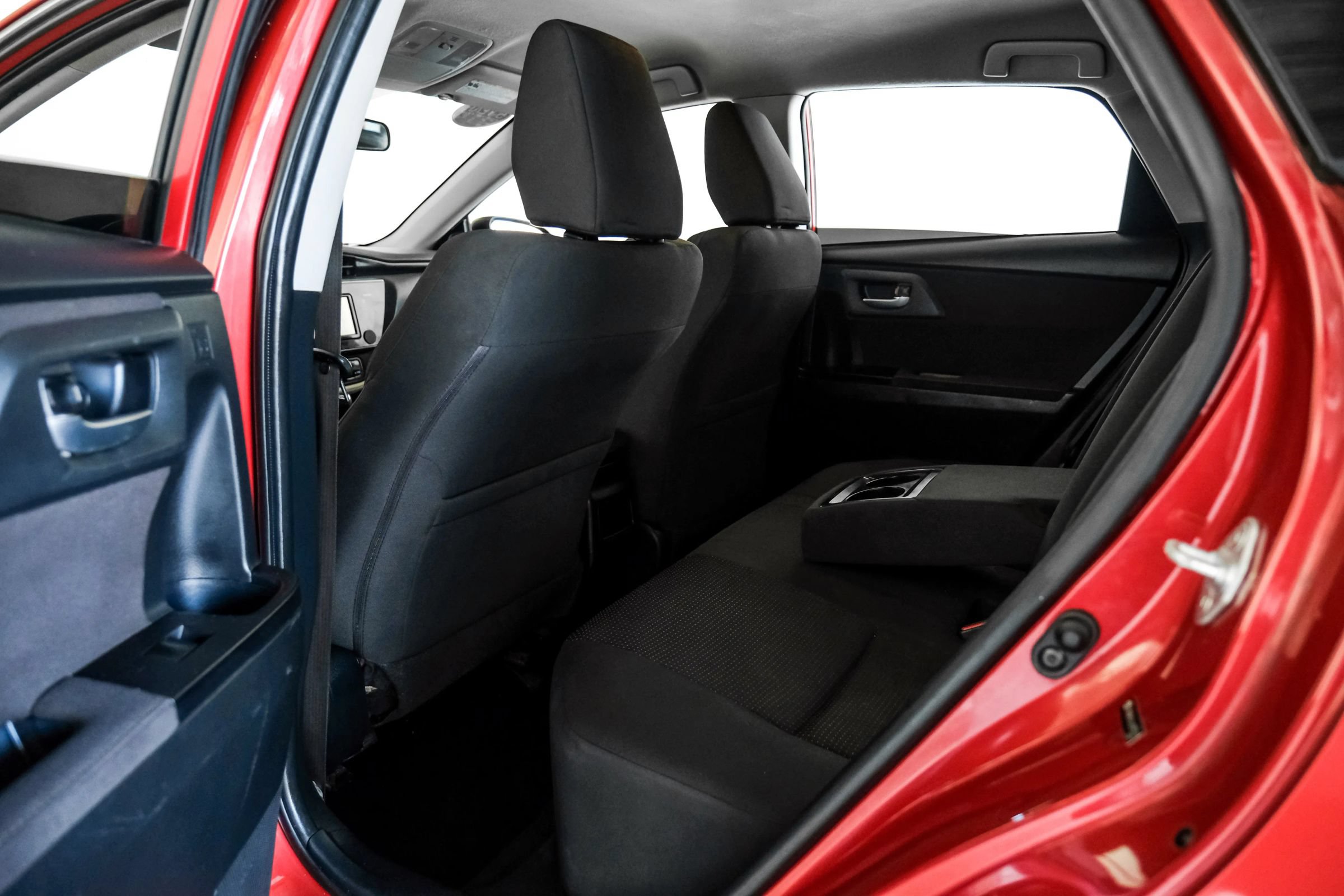 Used 2018 Toyota Corolla iM FWD image 32