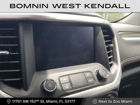 Used 2022 GMC Acadia SLT w/ Preferred Package image 18