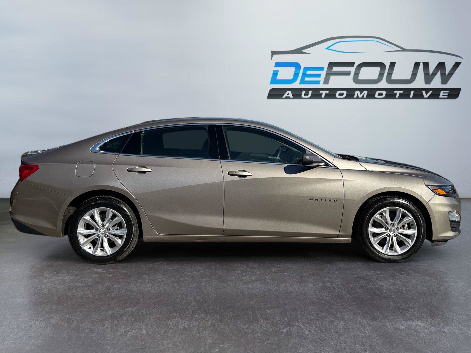 Used 2023 Chevrolet Malibu LT FWD image 2