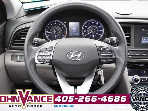 Used 2020 Hyundai Elantra SE image 25