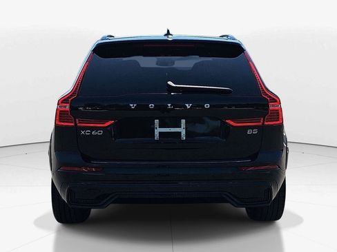 Used 2023 Volvo XC60 B5 Ultimate w/ Protection Package Premier image 6