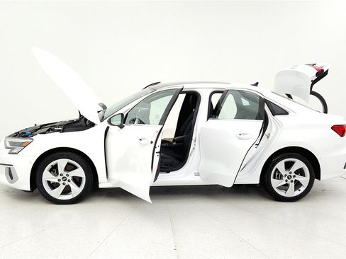 Used 2024 Audi A3 2.0T Premium image 31