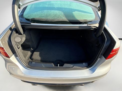 Used 2020 Jaguar XE S image 26