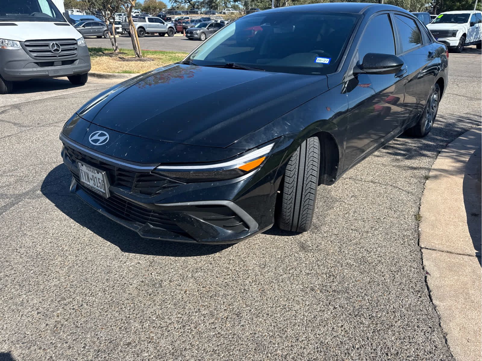 Used 2024 Hyundai Elantra SEL FWD image 2