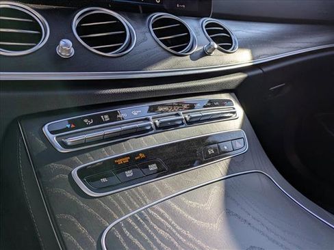 Used 2022 Mercedes-Benz E 350 Sedan image 12