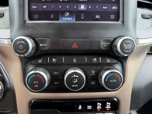Used 2022 RAM 1500 Laramie AWD/4WD image 19