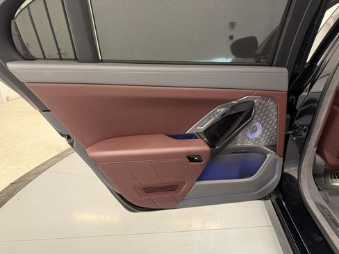 Used 2023 BMW 760i xDrive image 44