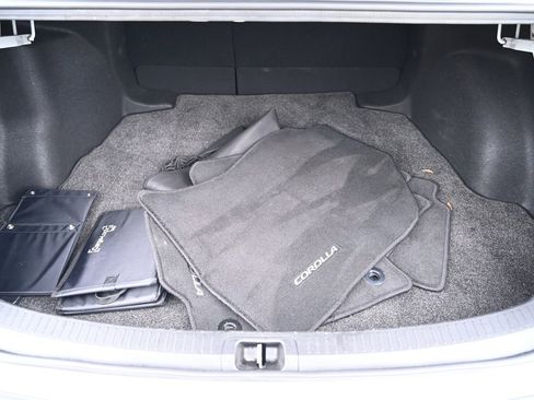 Used 2021 Toyota Corolla SE image 39