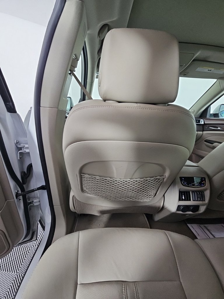 Used 2016 Cadillac SRX Premium w/ Trailering Package FWD image 16