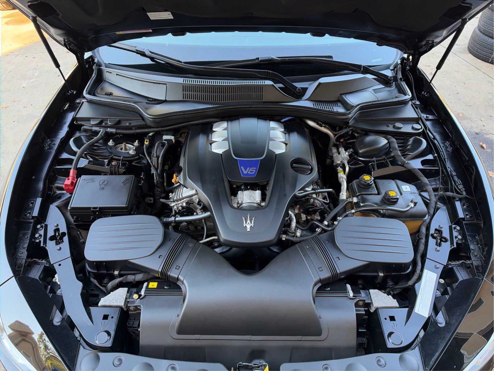 Used 2019 Maserati Ghibli S Q4 AWD/4WD image 12