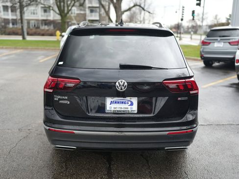 Used 2020 Volkswagen Tiguan SE w/ Panoramic Sunroof Package image 6