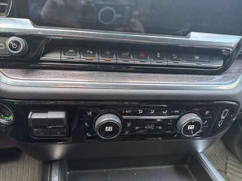 Used 2024 Chevrolet Silverado 1500 LTZ w/ LTZ Premium Package image 8