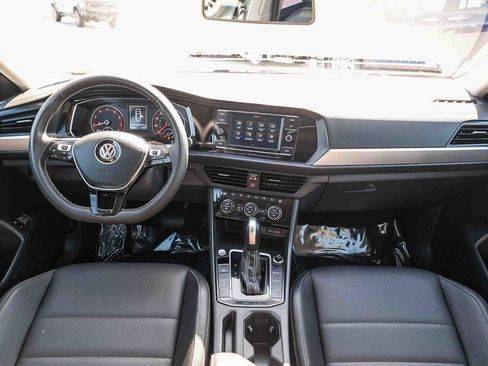 Used 2021 Volkswagen Jetta SE FWD image 13