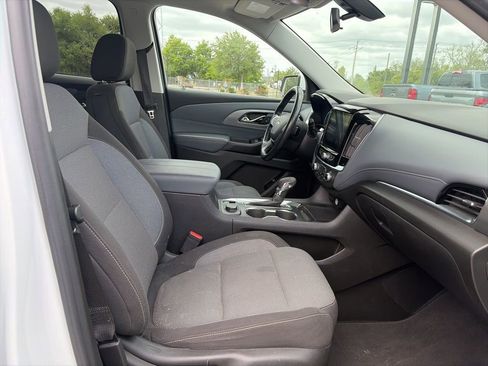 Used 2021 Chevrolet Traverse LT FWD image 9