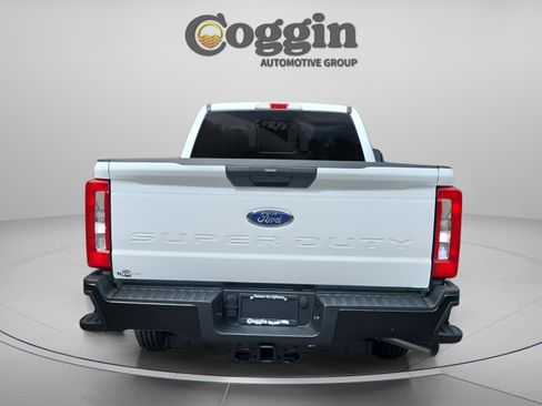 New 2026 Ford F250 XL w/ F-250 >10K GVWR Package image 4