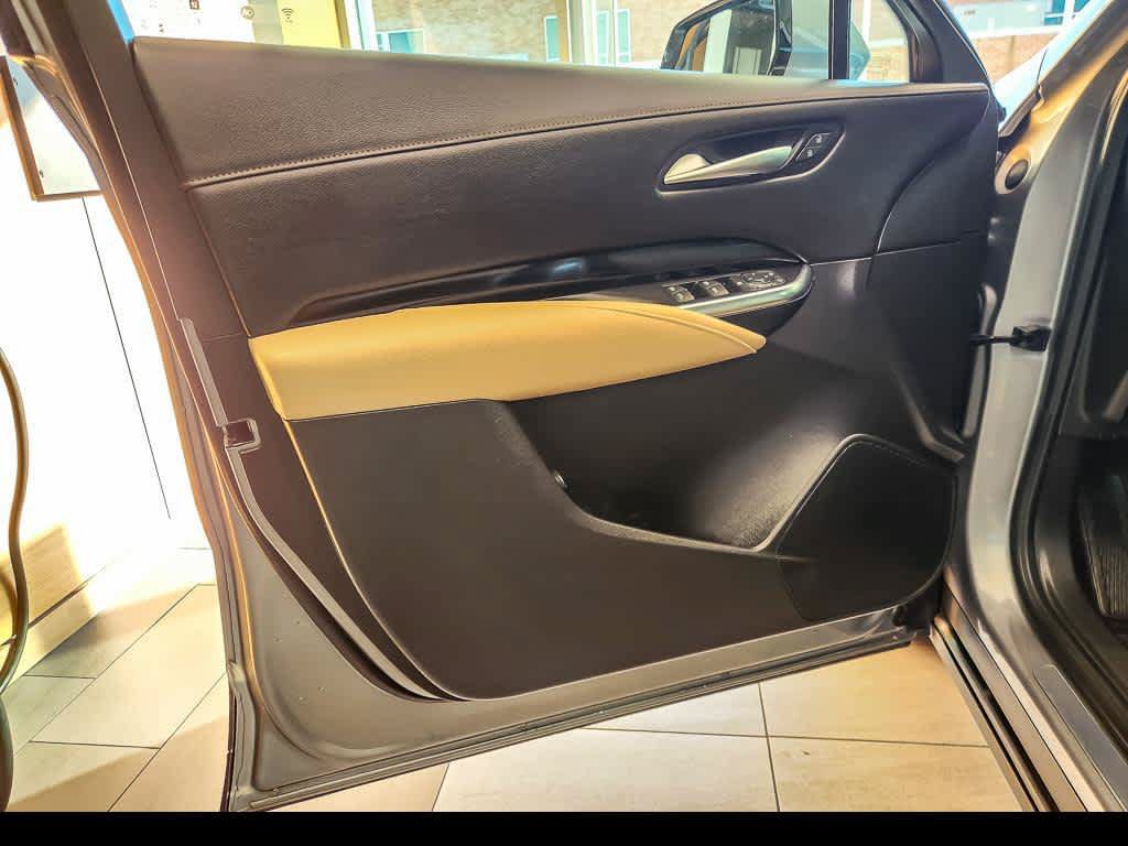Used 2024 Cadillac XT4 Luxury w/ Cold Weather Package AWD/4WD image 19