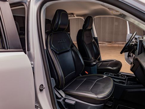 Used 2025 Ford Maverick Lobo image 24