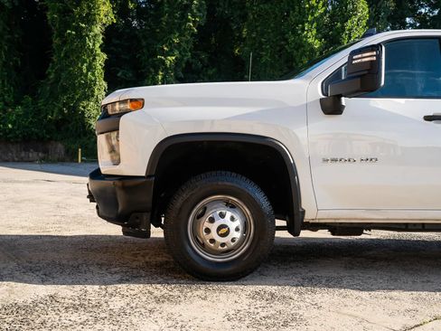 Used 2022 Chevrolet Silverado 3500 W/T w/ WT Convenience Package AWD/4WD image 3